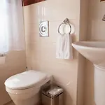 Fiastyuk Udvarhaz Bed & Breakfast