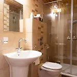 Fiastyuk Udvarhaz Csor
