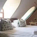 Fiastyuk Udvarhaz Bed & Breakfast 4*