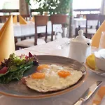 Fiastyuk Udvarhaz Bed & Breakfast Csor