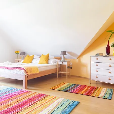 Bed & Breakfast Fiastyúk Udvarház Csor