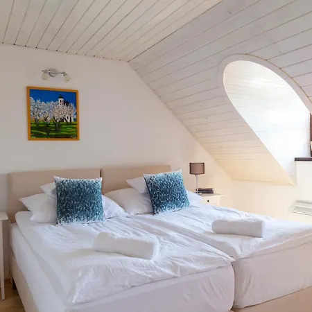 Fiastyuk Udvarhaz 4* Csor