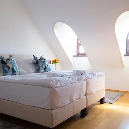 Fiastyuk Udvarhaz Bed & Breakfast 4*