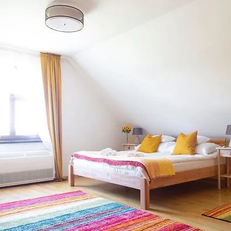 Fiastyuk Udvarhaz Bed & Breakfast Csor