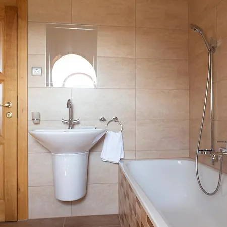 Fiastyuk Udvarhaz ベッド・アンド・ブレックファスト Csor