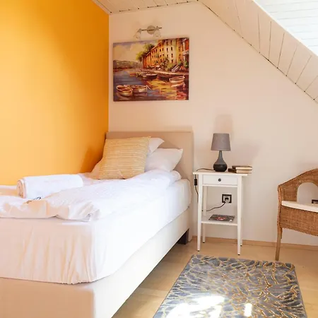 Fiastyuk Udvarhaz Bed & Breakfast Csor