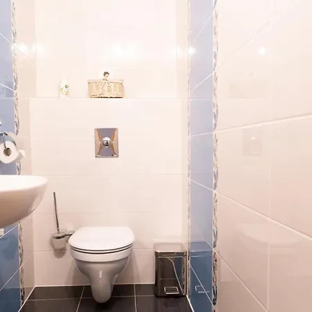 Fiastyuk Udvarhaz Bed & Breakfast 4*