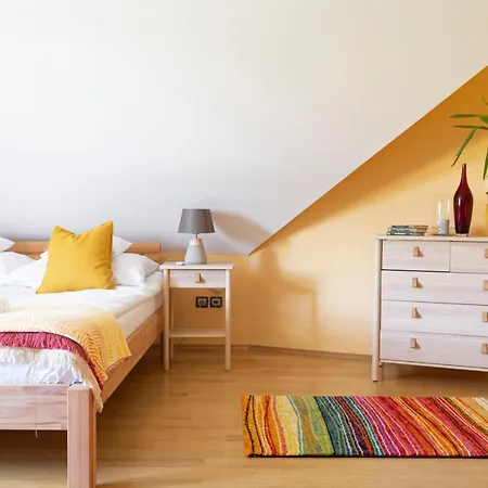 Fiastyuk Udvarhaz Bed & Breakfast 4*