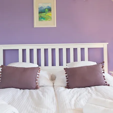 Bed & Breakfast Fiastyúk Udvarház
