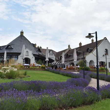 Fiastyuk Udvarhaz 4* Csor