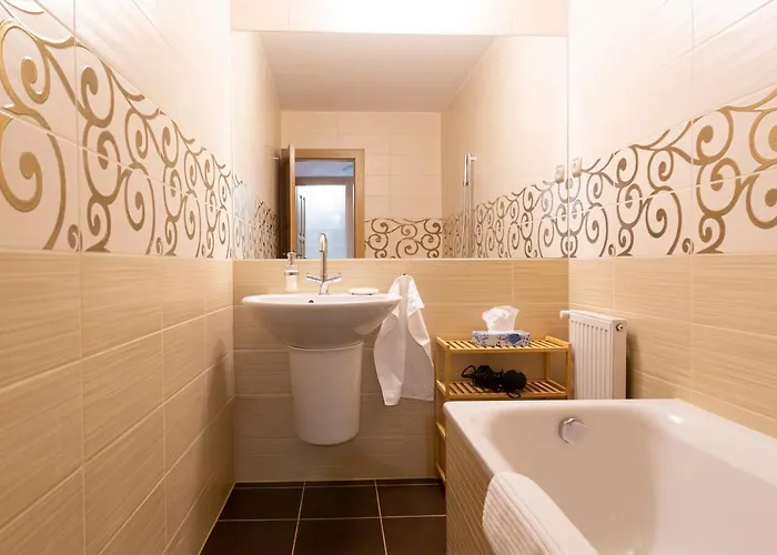 Fiastyúk Udvarház Bed & Breakfast