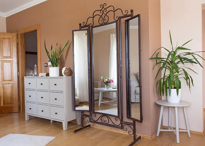 Fiastyúk Udvarház Bed & Breakfast 4*