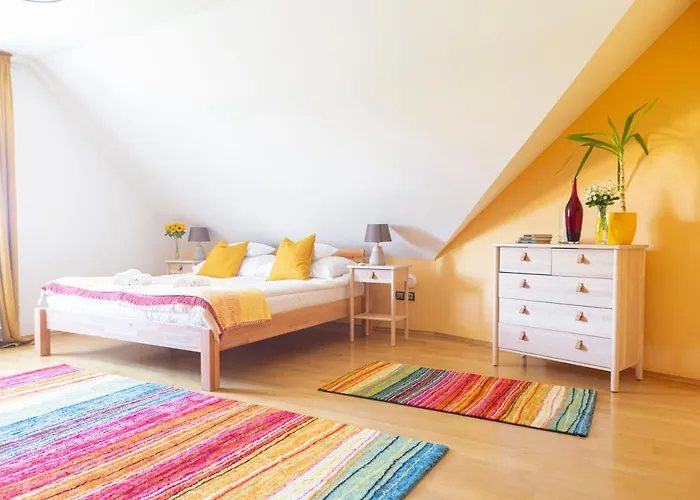 Bed & Breakfast Fiastyúk Udvarház Csor