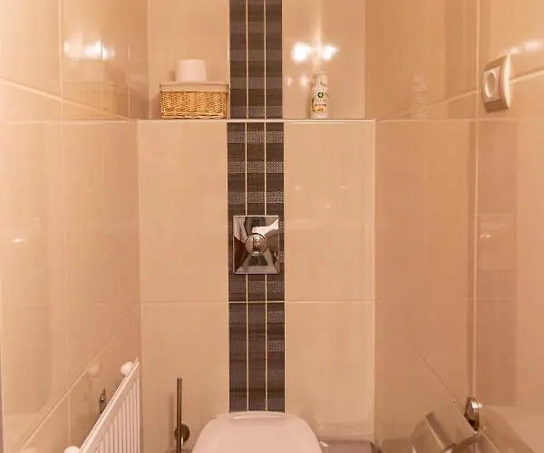 Fiastyúk Udvarház Bed & Breakfast Csor