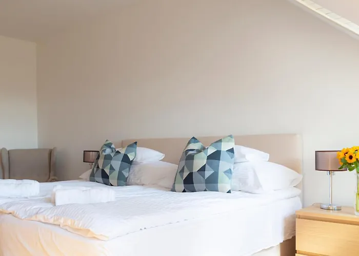 Fiastyúk Udvarház Bed & Breakfast 4*