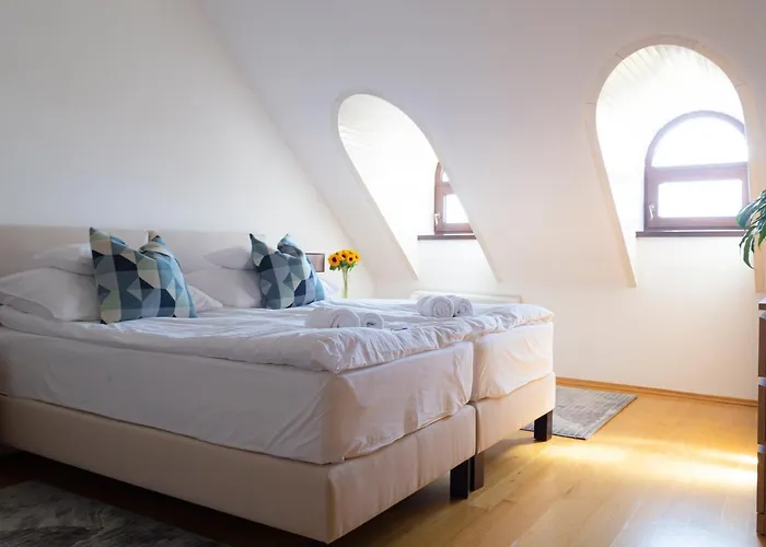 Fiastyúk Udvarház Bed & Breakfast 4*