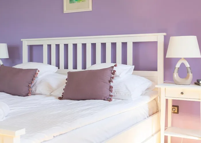 Bed & Breakfast Fiastyúk Udvarház 4*