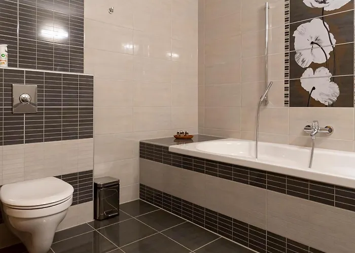 Bed & Breakfast Fiastyúk Udvarház 4*