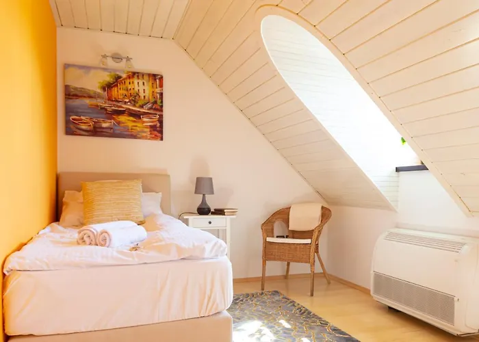 Bed & Breakfast Fiastyúk Udvarház