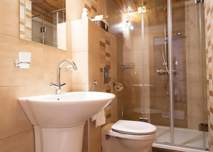 Bed & Breakfast Fiastyúk Udvarház Csor