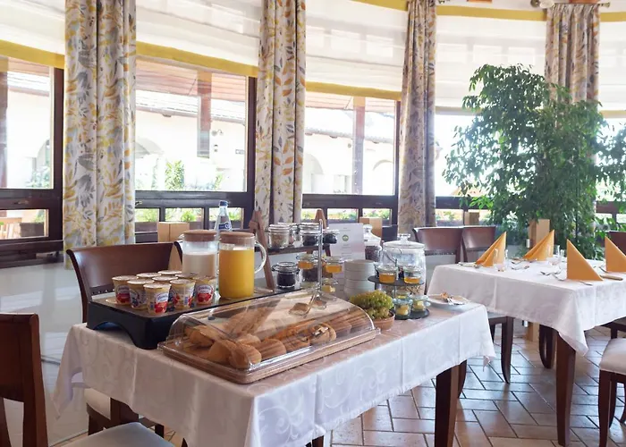 Fiastyúk Udvarház Bed & Breakfast 4*