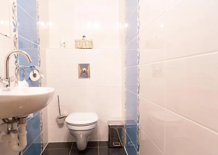 Fiastyuk Udvarhaz Frühstückspension 4*