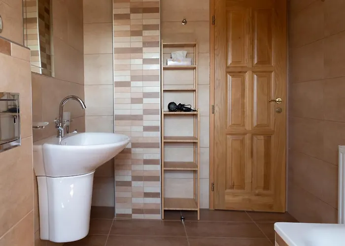 Bed & Breakfast Fiastyúk Udvarház 4*