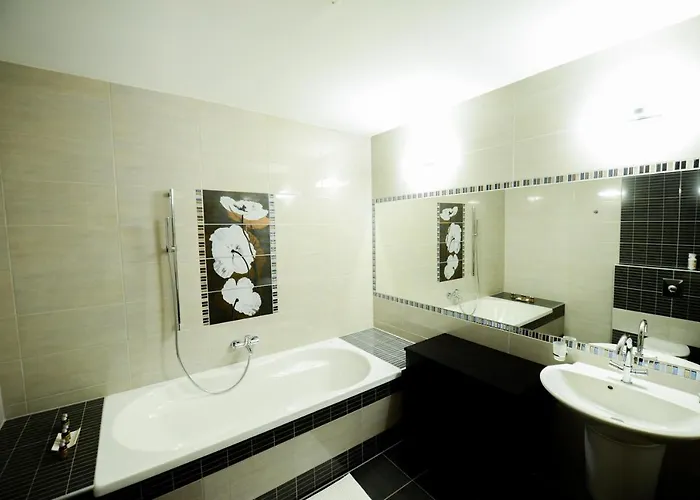 Fiastyuk Udvarhaz 4*