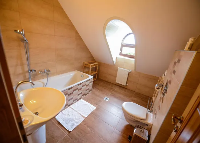 Fiastyuk Udvarhaz 4* Csor