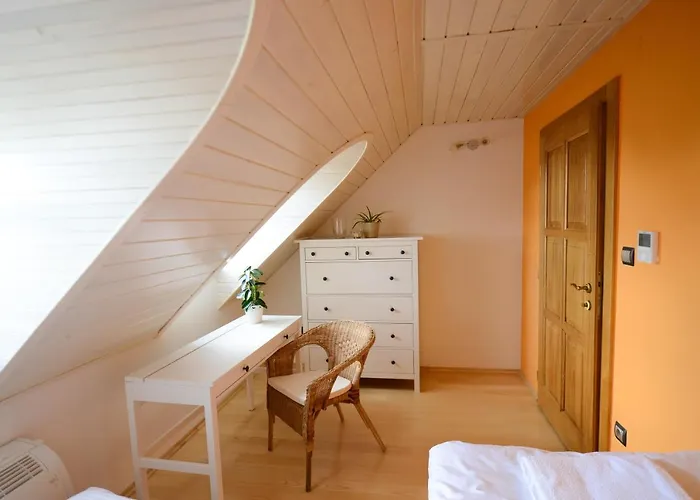 Bed & Breakfast Fiastyúk Udvarház 4*