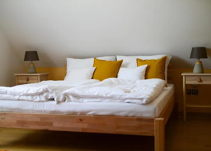 Bed & Breakfast Fiastyúk Udvarház 4*